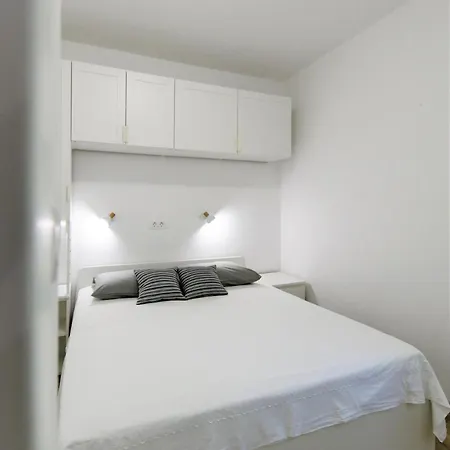 Rato Apartment *